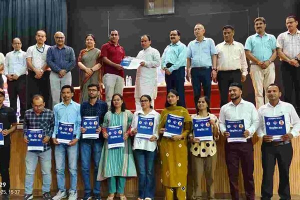 मंत्री धन सिंह रावत ने बांटे नियुक्ति पत्र, योग प्रशिक्षक व प्रयोगशाला सहायकों को मिला रोजगार