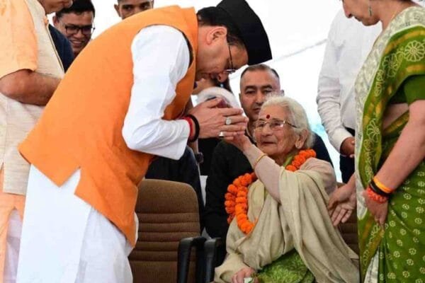 सीएम धामी ने शहीद आंदोलनकारियों को दी श्रद्धांजलि, राज्य आंदोलन की यादें फिर हुईं ताज़ा