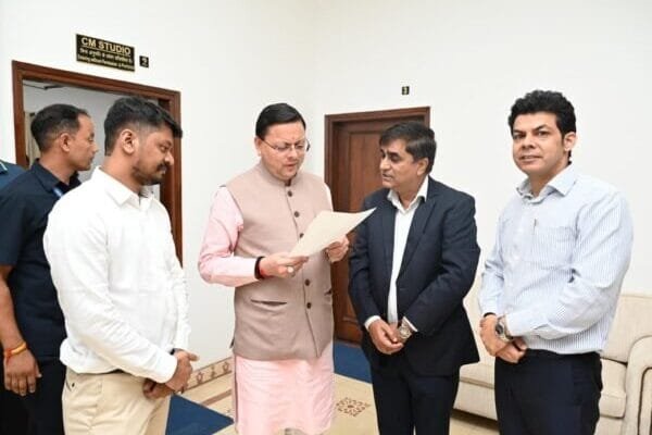 नेस्ले इंडिया ने आपदाग्रस्त उत्तरकाशी के लिए भेजी राहत सामग्री, मुख्यमंत्री पुष्कर सिंह धामी ने देहरादून से राहत किट को हरी झंडी दिखाकर किया रवाना