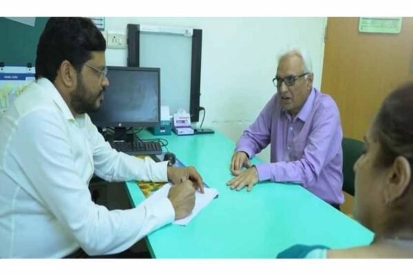 मैक्स अस्पताल, देहरादून ने विश्व ऑस्टियोपोरोसिस दिवस पर बढ़ाई जागरूकता